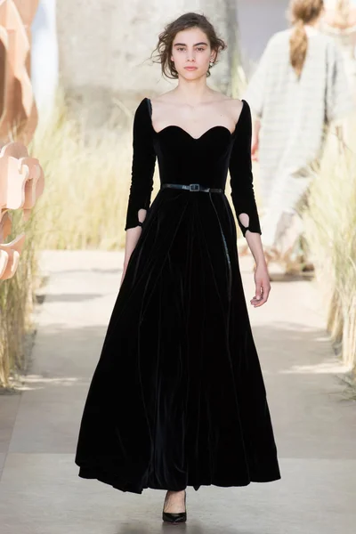 Look 50